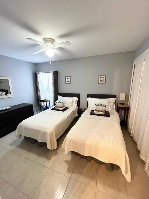 Debbie'S 3-Bedroom Apartment In A Duplex Cape Coral Esterno foto