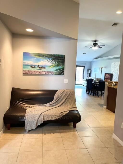Debbie'S 3-Bedroom Apartment In A Duplex Cape Coral Esterno foto