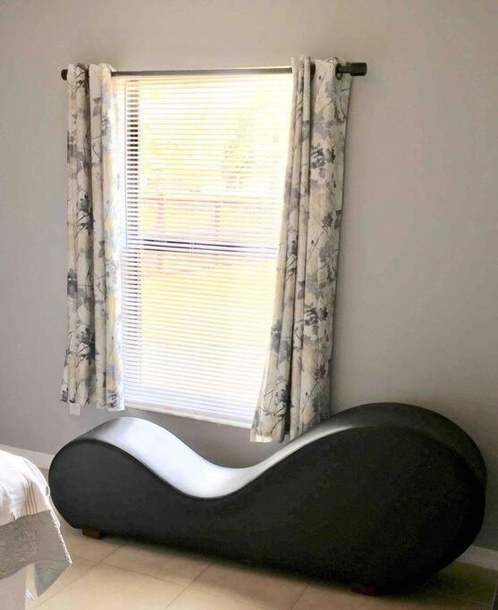 Debbie'S 3-Bedroom Apartment In A Duplex Cape Coral Esterno foto
